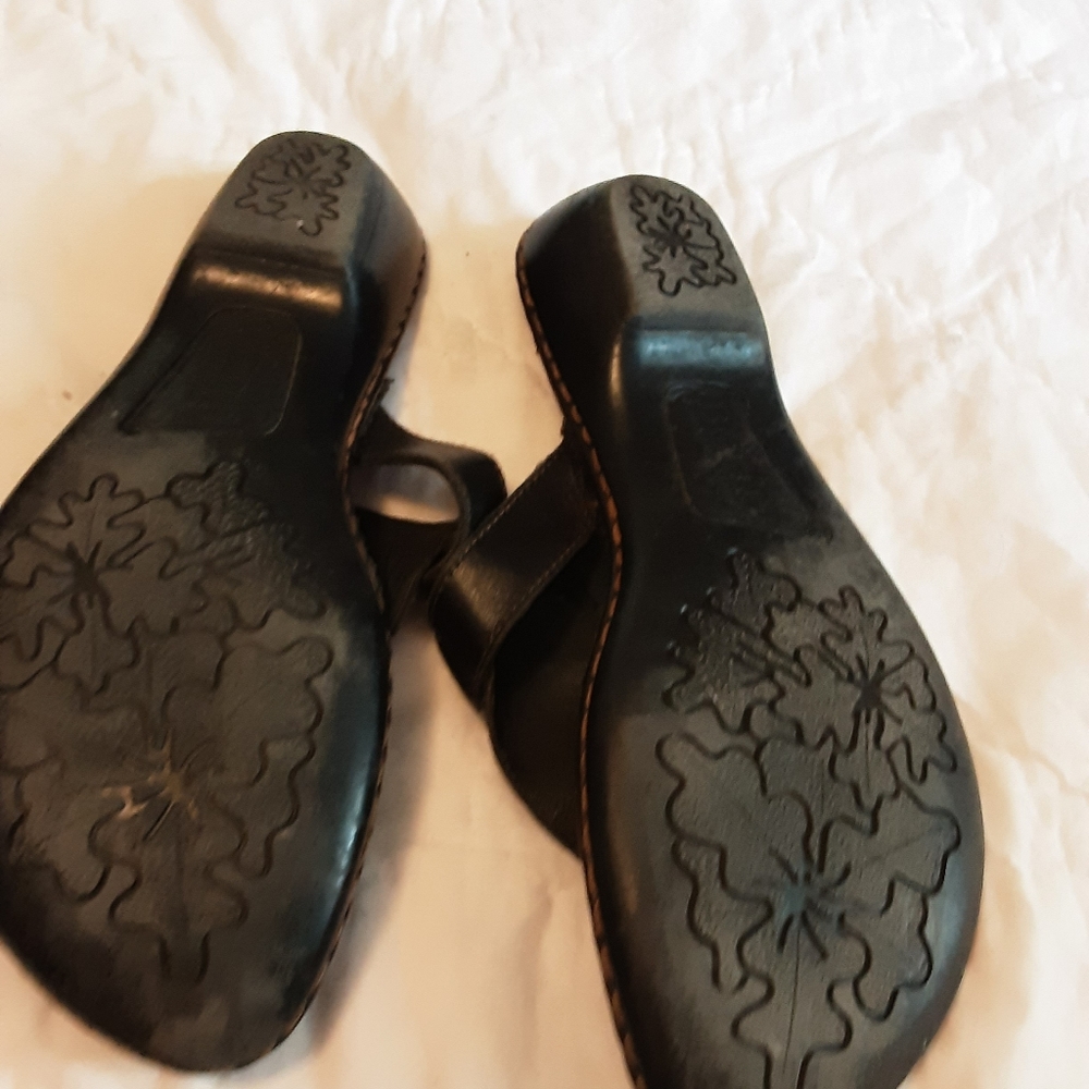 Born size 8 dark brown sandals - Picture 2 of 4